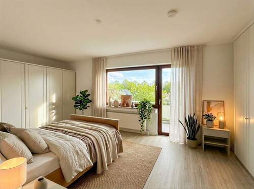 Großes Schlafzimmer mit Bett gestaged - 