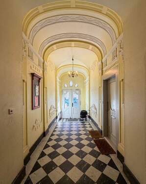 Eingangsbereich - Altbauklassiker mit Erker - Schöneberger 2-Zimmer-Wohnung im Hochparterre