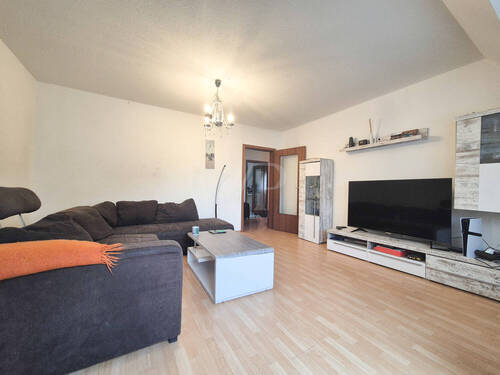 Wohnzimmer - 3 Zimmer Etagenwohnung zum Kaufen in Ansbach