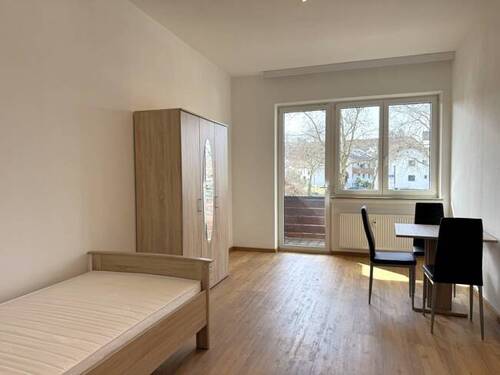 Schlafen/Arbeiten 1 mit Zugang zum Balkon - Etagenwohnung mit 83,00 m&sup2; in Murnau zur Miete