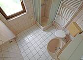 Badezimmer im Dachgeschoss - 