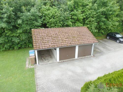 Blick auf Garage - 
