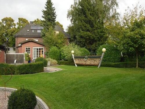 Haus mit Gartenansicht - gepflegtes Mehrfamilienhaus in TOP-Lage 