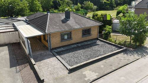 Straßenansicht - Freistehender Bungalow mit Garage in guter Lage von Aldenhoven