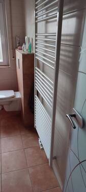 Handtuchheizkörper in Badezimmer - 