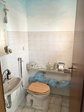 Bürogebäude: WC Erdgeschoss - 