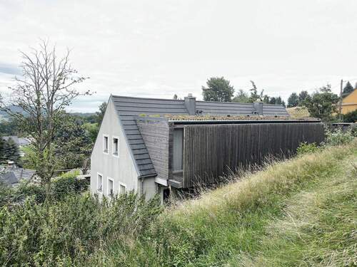 südwestlicher Laubengang - Haus in ruhiger Lage auf großem Hanggrundstück mit Weitblick