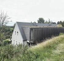 Haus in ruhiger Lage auf großem Hanggrundstück mit Weitblick - Steina