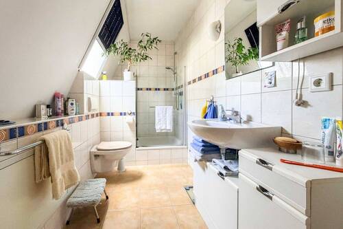 Badezimmer 2. OG - 
