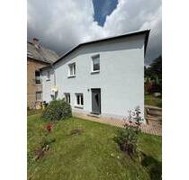 Günstiges EFH mit Terrasse, Garage, Dusche und sonnigem Grundstück am grünen Ortsrand - Lugau