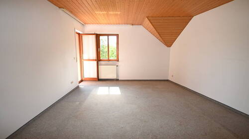 Gemütliches Wohnzimmer - 3 Zimmer Etagenwohnung in Neumarkt-Woffenbach