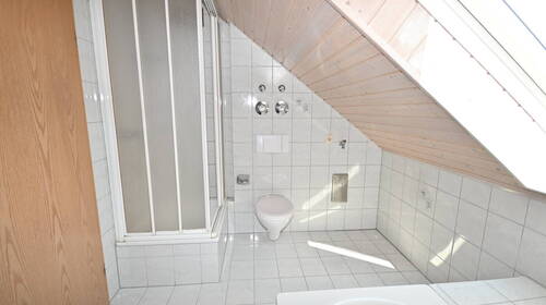 Tageslichtbad mit Dusche.. - 