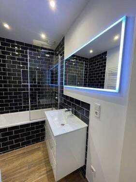 Badezimmer 3 - 3 Zimmer Etagenwohnung zur Miete in Chemnitz