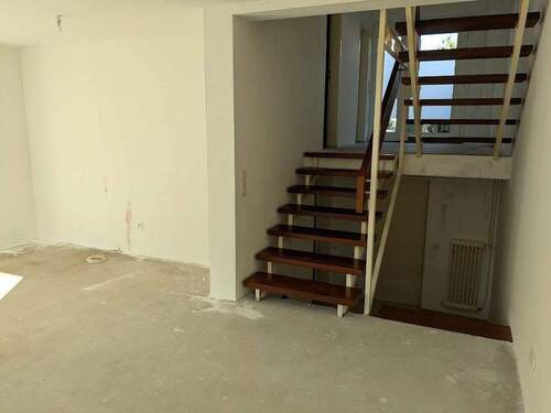 Wohnzimmer/ Treppe - 