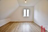 Helles, leeres Zimmer - 
