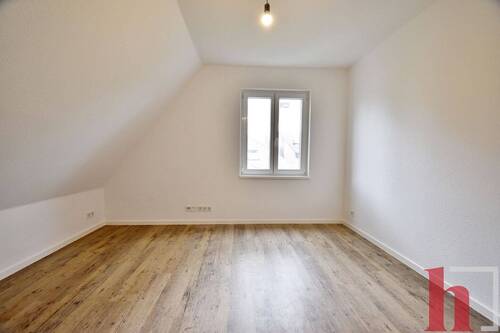 Helles, leeres Zimmer - 