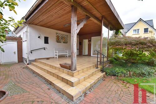 Eingangsbereich mit Veranda - 
