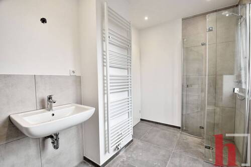 Modernes Badezimmer - 