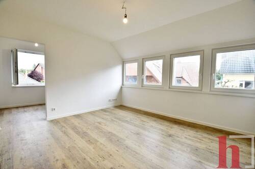 Helles Dachgeschosszimmer - 