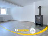 Wohnzimmer - GROSSE 3-RAUMWOHNUNG MIT KAMIN UND PKW-STELLPLATZ