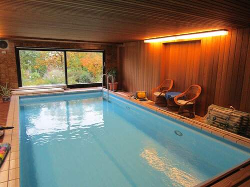 Swimminpool - Einfamilienhaus mit 228,00 m&sup2; in Großhabersdorf zum Kaufen