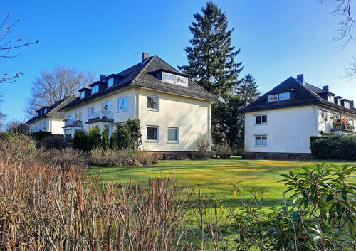 Hausansicht - * Wohnen in den Elbvororten * Charmante 2,5-Zimmer-Wohnung mit Potential in Othmarschen