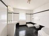 Badezimmer EG R - 
