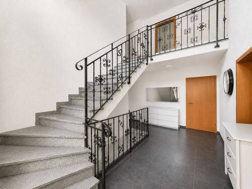 Treppenhaus R - 1 Zimmer Einfamilienhaus in Nümbrecht
