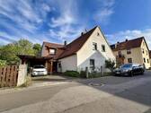 Außenansicht - Wohnen & Vermieten: Charmantes Zweifamilienhaus mit Garten