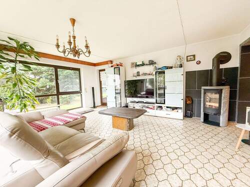 Wohnzimmer Erdgeschoss - 7 Zimmer Mehrfamilienhaus, Wohnhaus zum Kaufen in Hilzingen