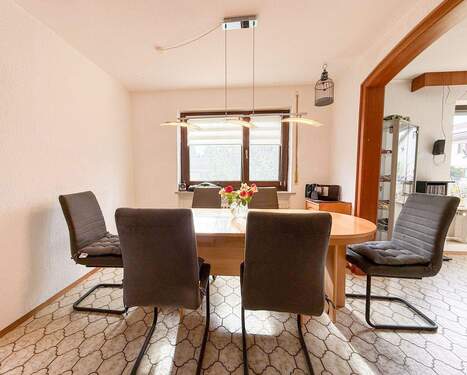 Esszimmer Erdgeschoss - 7 Zimmer Mehrfamilienhaus, Wohnhaus in Hilzingen