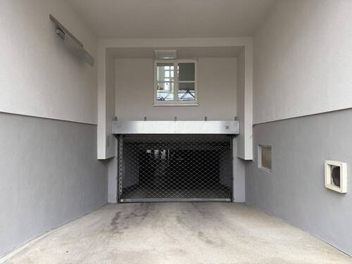 Tiefgarageneinfahrt - 