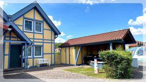 Top Lage Eckhaus mit Carport, Stellplatz, Grünfläche - 