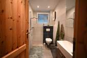 Gäste-WC mit Dusche Erdgeschoss - 