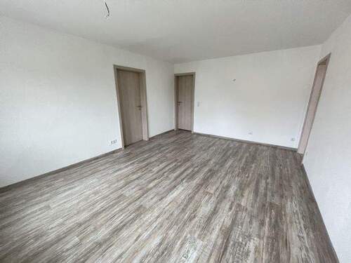 Wohnzimmer - Etagenwohnung mit 63,00 m&sup2; in Lichtenstein zur Miete
