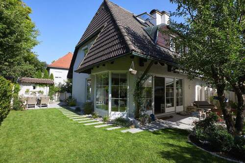 Hausansicht - Top Lage - DHH in München-Obermenzing