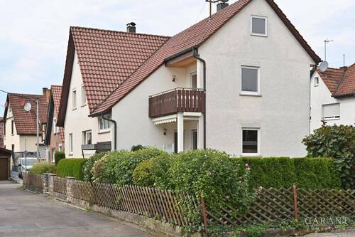Aussenbild - Zweifamilienhaus mit Garten! - 425.000,00 EUR Kaufpreis, ca.  180,00 m² Wohnfläche