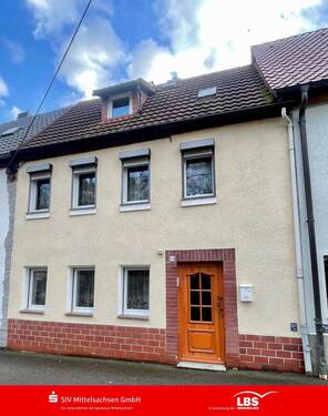 Außenansicht (Straßenseite) - Gepflegtes Reihenhaus mit Garten