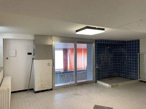 Wellnesbereich mit Zugang zur Schwimmhalle - 