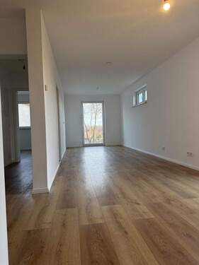 Großes Zimmer - Schöne 2- Zimmer Neubauwohnung im Grünen