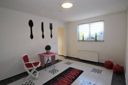 … mit Fenster zu Ihrer Parkfläche - 