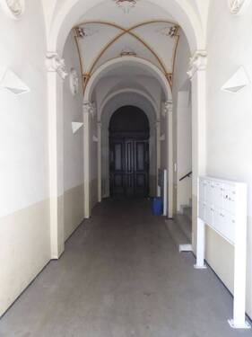 Hauseingang - Etagenwohnung mit 93,00 m&sup2; in Leipzig zur Miete