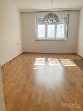 Schlafzimmer - 2 Zimmer Etagenwohnung zum Kaufen in Stuttgart