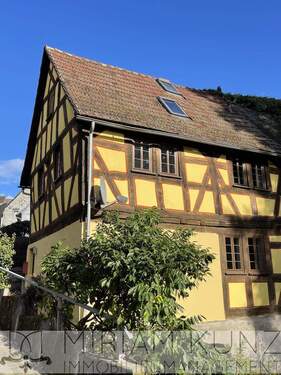 Von der Straße aus_Miriam Kunz Immobilienmanagement.jpg - Kleines Haus in Weilburg-Ahausen zu verkaufen!