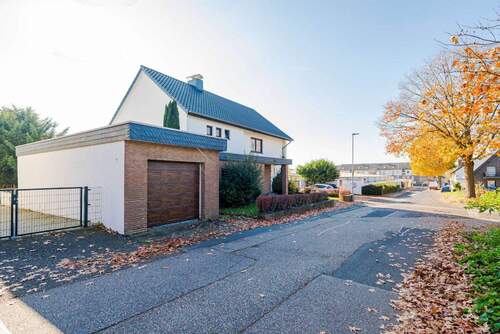 Garage - 6 Zimmer Einfamilienhaus in Kerpen