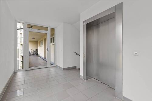 Hausflur - 2 Zimmer Etagenwohnung zur Miete in Leipzig