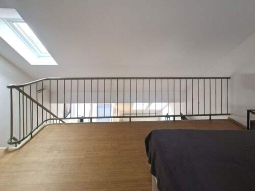 Schlafzimmer, Blick auf die Galerie - 