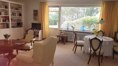 großzügiges Wohnzimmer mit Bli - 