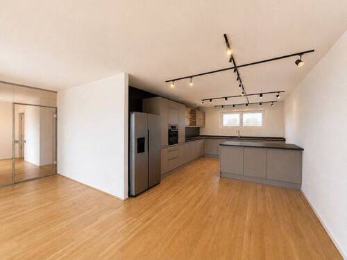 Küche/ Essen - 4 Zimmer Etagenwohnung zum Kaufen in Burghausen
