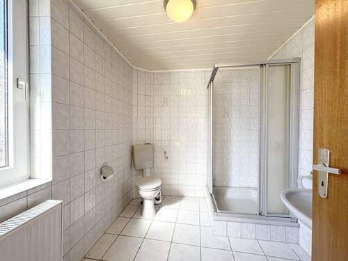 Badezimmer (EG) - Einfamilienhaus mit 170,50 m² in Amöneburg zum Kaufen